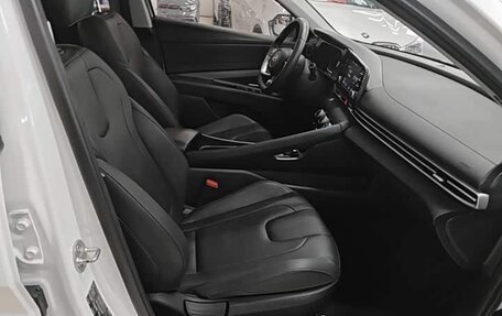 Hyundai Elantra, 2023 год, 1 380 000 рублей, 25 фотография