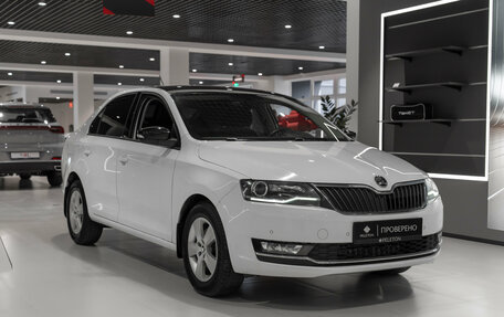 Skoda Rapid I, 2018 год, 1 575 000 рублей, 2 фотография