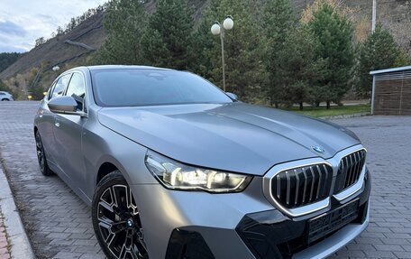 BMW 5 серия, 2025 год, 7 350 000 рублей, 2 фотография