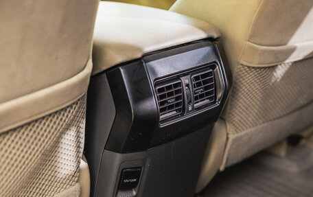 Toyota Land Cruiser Prado 150 рестайлинг, 2015 год, 3 698 000 рублей, 15 фотография