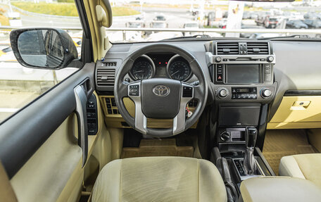 Toyota Land Cruiser Prado 150 рестайлинг, 2015 год, 3 698 000 рублей, 19 фотография