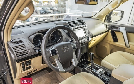 Toyota Land Cruiser Prado 150 рестайлинг, 2015 год, 3 698 000 рублей, 8 фотография