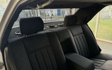 Mercedes-Benz E-Класс, 1994 год, 850 000 рублей, 12 фотография