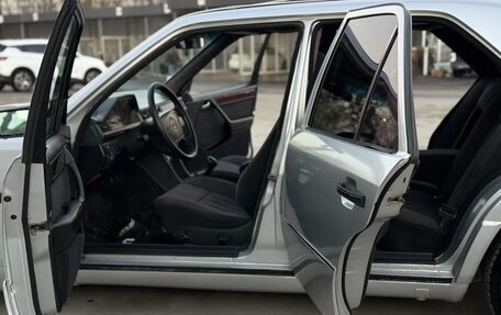 Mercedes-Benz E-Класс, 1994 год, 850 000 рублей, 11 фотография
