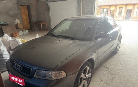 Audi A4, 1999 год, 324 000 рублей, 2 фотография