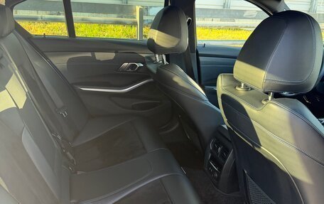 BMW 3 серия, 2019 год, 3 990 000 рублей, 18 фотография