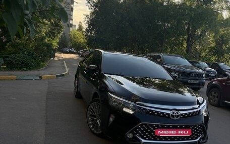 Toyota Camry, 2017 год, 2 250 000 рублей, 2 фотография