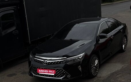 Toyota Camry, 2017 год, 2 250 000 рублей, 5 фотография