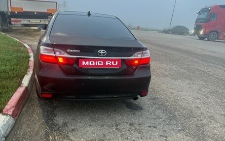Toyota Camry, 2017 год, 2 250 000 рублей, 9 фотография