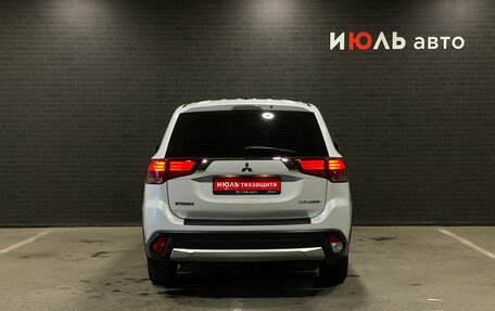 Mitsubishi Outlander III рестайлинг 3, 2016 год, 1 779 000 рублей, 6 фотография