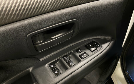 Mitsubishi Outlander III рестайлинг 3, 2016 год, 1 779 000 рублей, 15 фотография