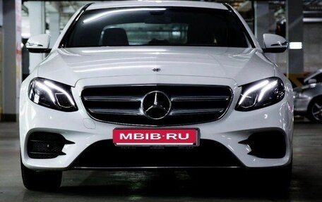 Mercedes-Benz E-Класс, 2018 год, 3 000 000 рублей, 2 фотография
