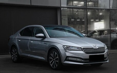 Skoda Superb III рестайлинг, 2023 год, 2 390 000 рублей, 3 фотография
