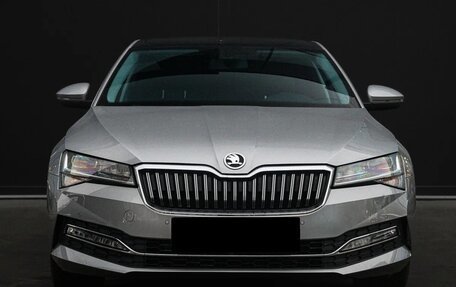 Skoda Superb III рестайлинг, 2023 год, 2 390 000 рублей, 2 фотография