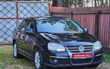 Volkswagen Jetta VII, 2010 год, 770 000 рублей, 1 фотография