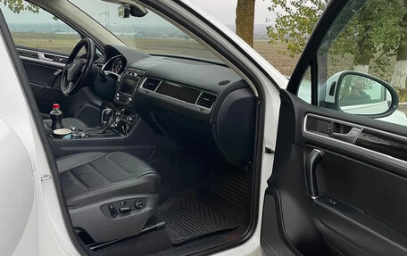 Volkswagen Touareg III, 2016 год, 2 650 000 рублей, 6 фотография