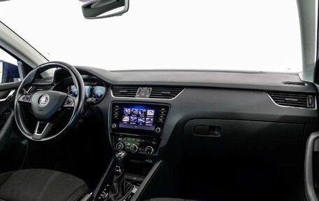 Skoda Octavia, 2019 год, 1 900 000 рублей, 6 фотография