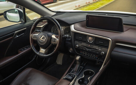 Lexus RX IV рестайлинг, 2017 год, 3 299 000 рублей, 10 фотография