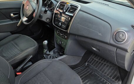 Renault Logan II, 2015 год, 640 000 рублей, 9 фотография