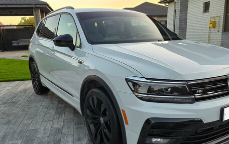 Volkswagen Tiguan II, 2020 год, 2 950 000 рублей, 2 фотография