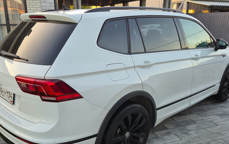 Volkswagen Tiguan II, 2020 год, 2 950 000 рублей, 3 фотография