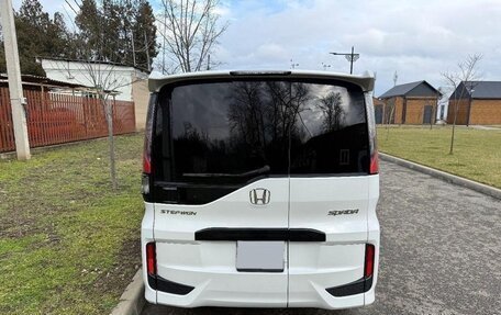 Honda Stepwgn IV рестайлинг, 2021 год, 2 000 000 рублей, 5 фотография