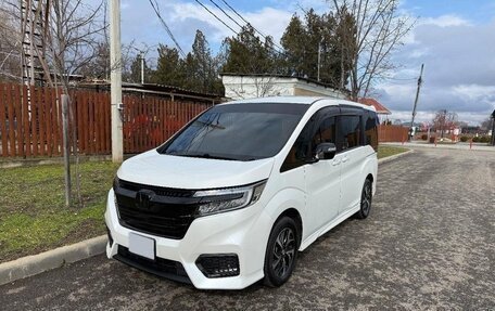 Honda Stepwgn IV рестайлинг, 2021 год, 2 000 000 рублей, 3 фотография