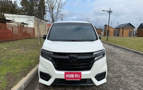 Honda Stepwgn IV рестайлинг, 2021 год, 2 000 000 рублей, 2 фотография