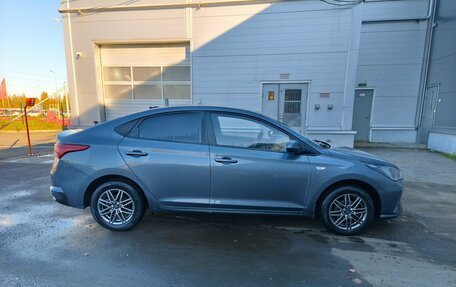 Hyundai Solaris II рестайлинг, 2021 год, 1 599 000 рублей, 4 фотография