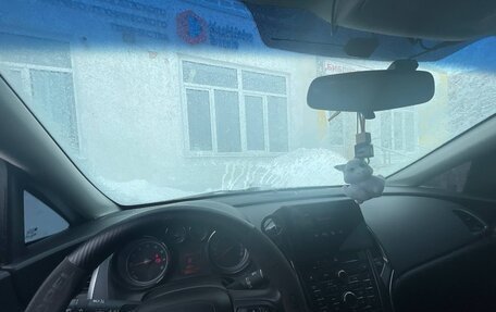 Opel Astra J, 2013 год, 810 000 рублей, 5 фотография