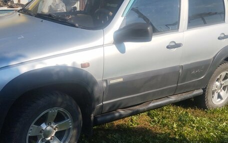 Chevrolet Niva I рестайлинг, 2004 год, 270 000 рублей, 1 фотография