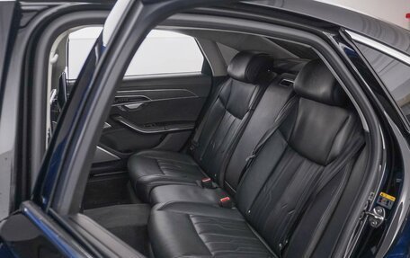 Audi A8, 2018 год, 4 399 547 рублей, 9 фотография
