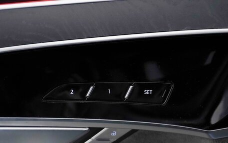 Audi A8, 2018 год, 4 399 547 рублей, 20 фотография