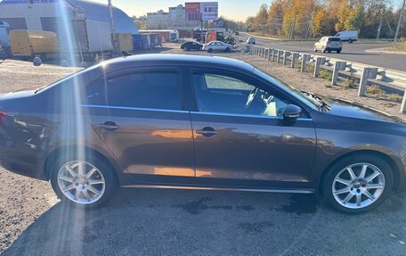 Volkswagen Jetta VII, 2011 год, 1 300 000 рублей, 4 фотография