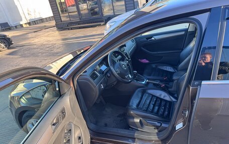 Volkswagen Jetta VII, 2011 год, 1 300 000 рублей, 13 фотография