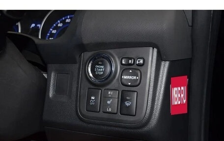 Toyota Wish II, 2017 год, 1 450 000 рублей, 13 фотография