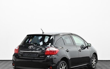 Toyota Auris II, 2011 год, 949 000 рублей, 2 фотография