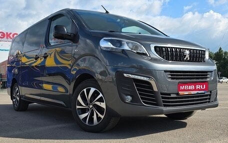 Peugeot Traveller I, 2021 год, 2 500 000 рублей, 1 фотография