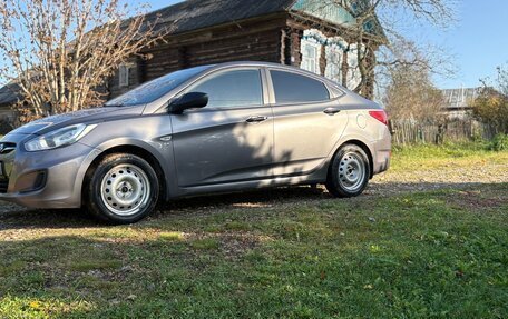 Hyundai Solaris II рестайлинг, 2014 год, 900 000 рублей, 5 фотография