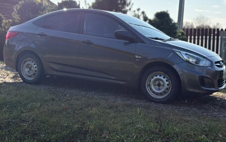 Hyundai Solaris II рестайлинг, 2014 год, 900 000 рублей, 4 фотография