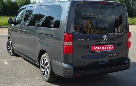 Peugeot Traveller I, 2021 год, 2 500 000 рублей, 3 фотография