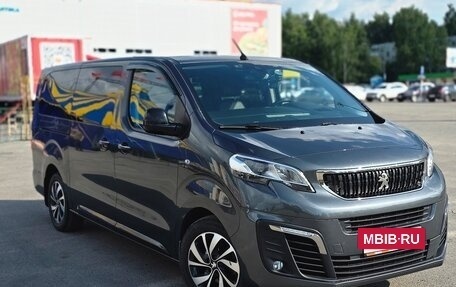 Peugeot Traveller I, 2021 год, 2 500 000 рублей, 2 фотография