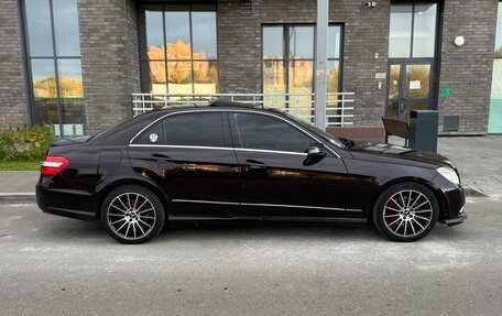 Mercedes-Benz E-Класс, 2011 год, 1 300 000 рублей, 2 фотография