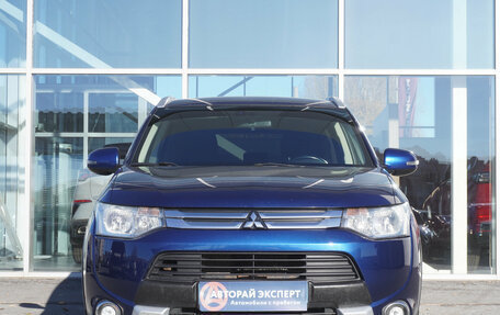 Mitsubishi Outlander III рестайлинг 3, 2014 год, 1 350 000 рублей, 2 фотография