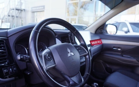 Mitsubishi Outlander III рестайлинг 3, 2014 год, 1 350 000 рублей, 11 фотография