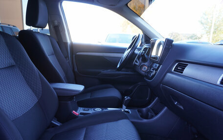 Mitsubishi Outlander III рестайлинг 3, 2014 год, 1 350 000 рублей, 19 фотография