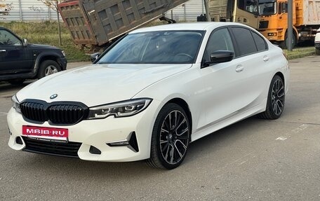 BMW 3 серия, 2019 год, 3 200 000 рублей, 3 фотография