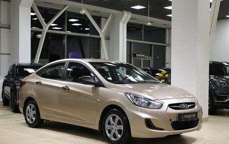 Hyundai Solaris II рестайлинг, 2013 год, 585 000 рублей, 3 фотография