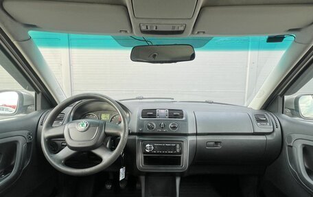 Skoda Fabia II, 2011 год, 500 000 рублей, 14 фотография