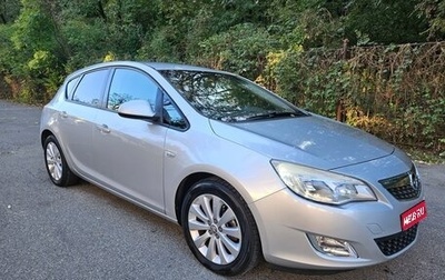 Opel Astra J, 2011 год, 720 000 рублей, 1 фотография